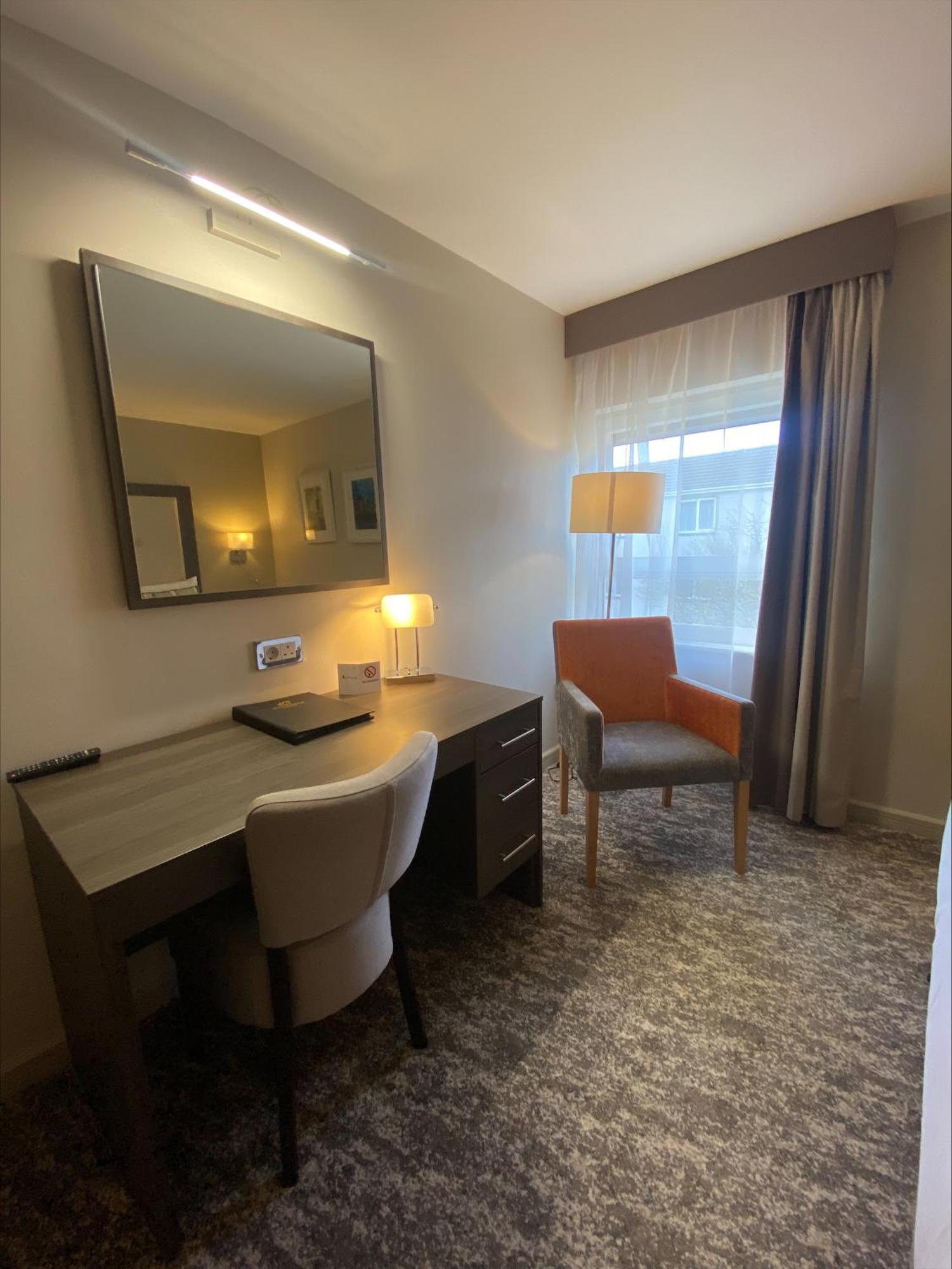 Westlodge Hotel & Leisure Centre Бантрі Екстер'єр фото