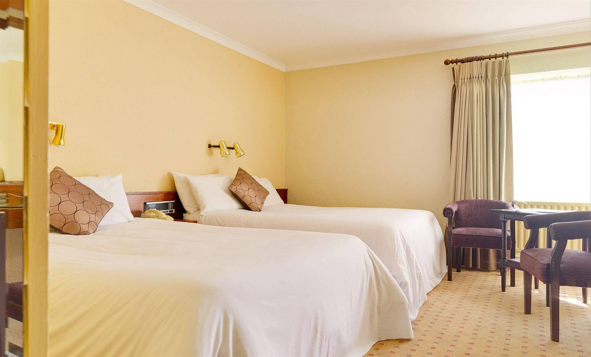 Westlodge Hotel & Leisure Centre Бантрі Екстер'єр фото