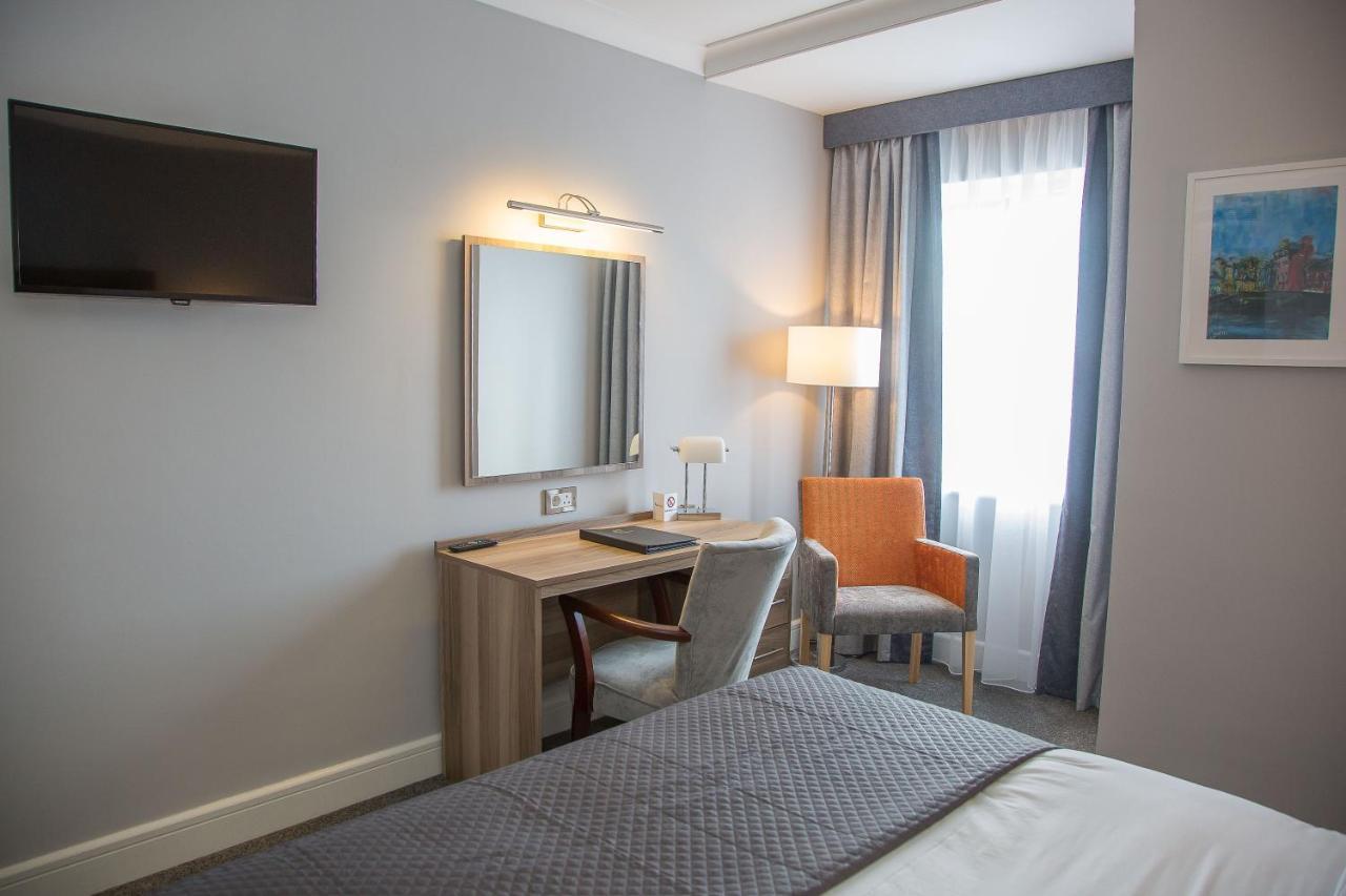 Westlodge Hotel & Leisure Centre Бантрі Екстер'єр фото
